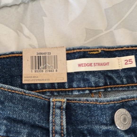 25x28 Levi’s wedgie straight jeans brand new with tags - Picture 4 of 4